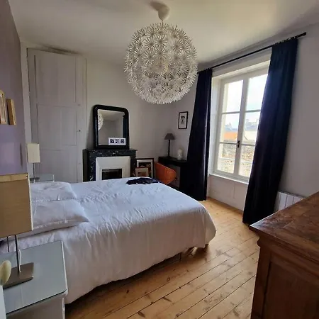 Holiday home Maison Familiale Au Coeur Des Plages Du Debarquement Et A 200 M Grandcamp-Maisy
